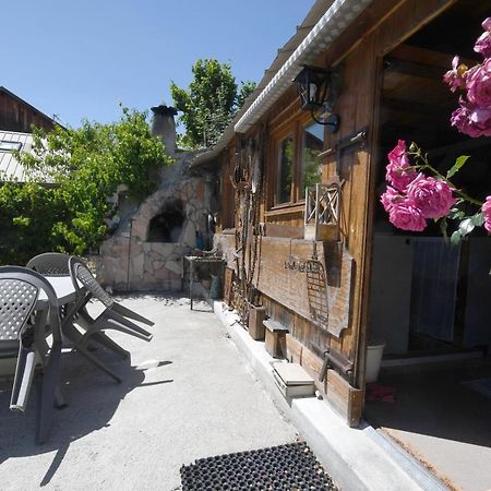 Le Love Chalet Des Alpes Гилестр Екстериор снимка