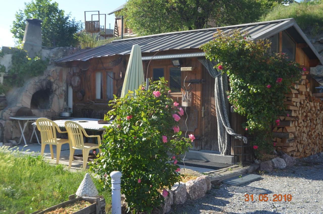 Le Love Chalet Des Alpes Гилестр Екстериор снимка