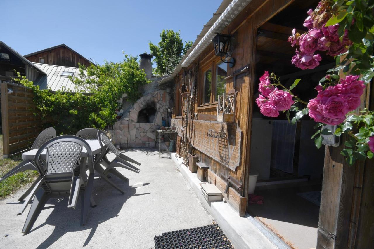Le Love Chalet Des Alpes Гилестр Екстериор снимка