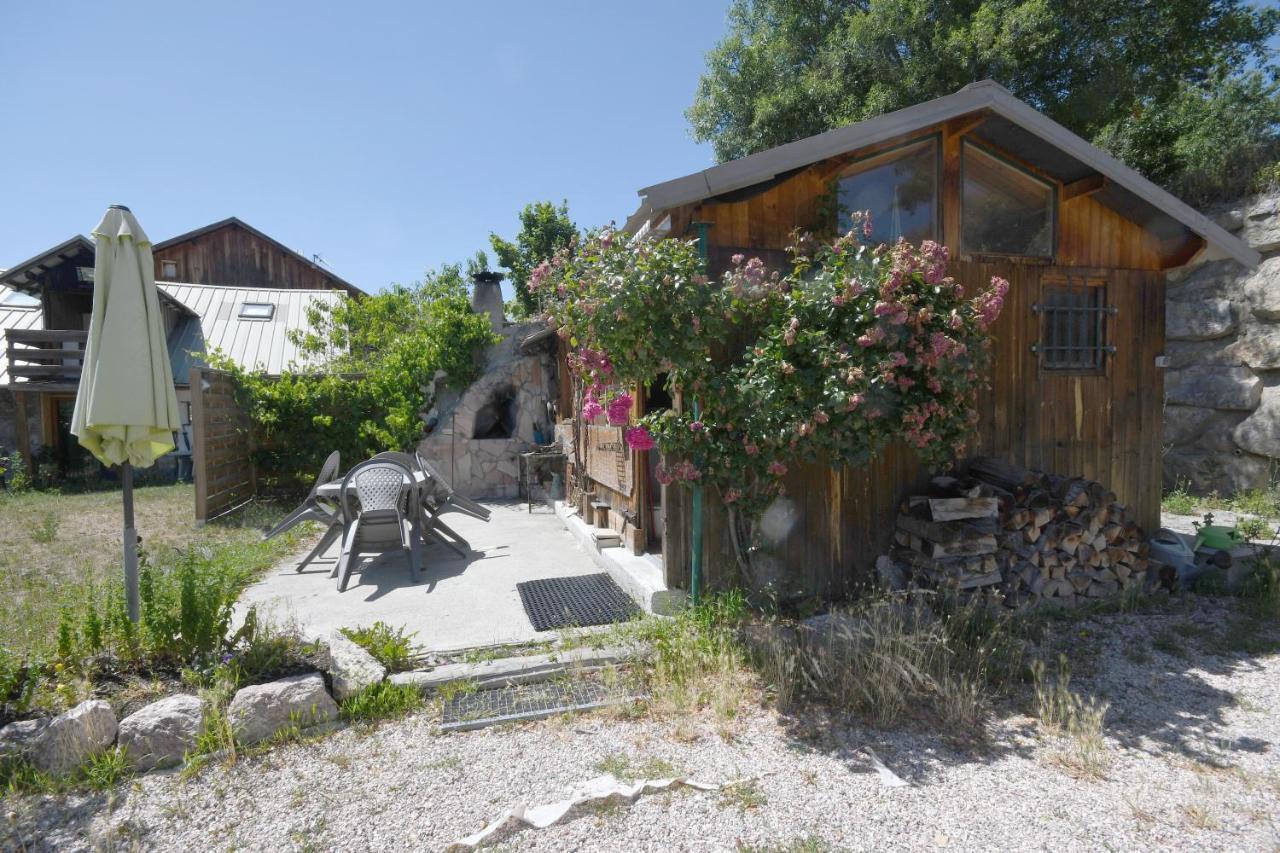 Le Love Chalet Des Alpes Гилестр Екстериор снимка
